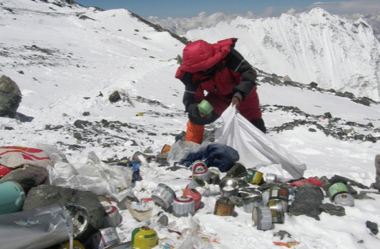 Omezení odpadu v okolí Everestu! Čína zasahuje