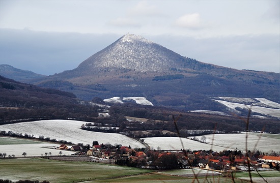 Tradiční noční pochod na Milešovku